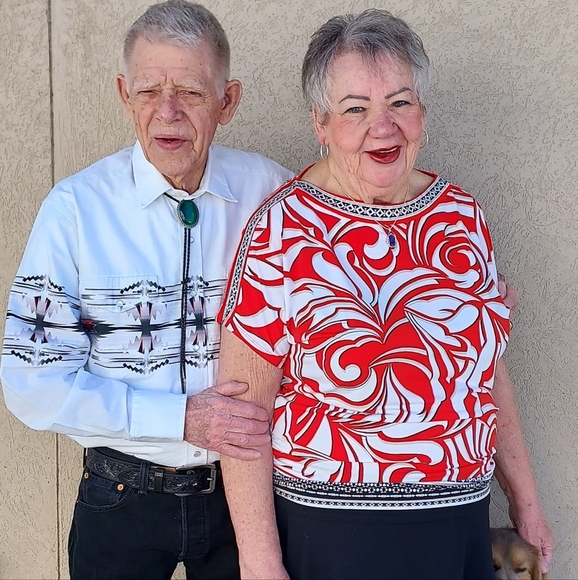 Meet your Posher, Miss Linda - Picture 3 of 5